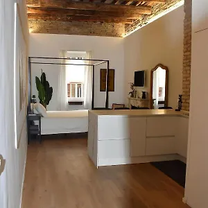 https://fontana-luxury-home.it-romehotels.com